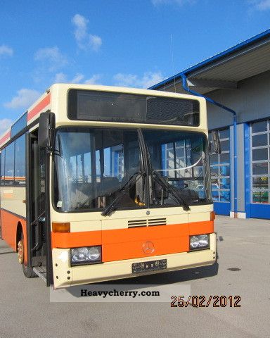 Mercedes Benz Buses on Mercedes Benz O 405 G High Ground 1995 Articulated Bus Photo And